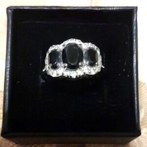 ▪️💍▪️Exquisite Oval Cut Simulated Black Onyx & White Sapphire Cocktail Ring - 7